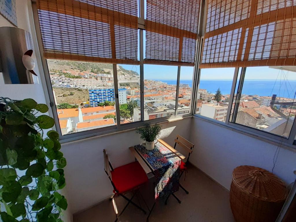 A Casa de Sesimbra com VISTA MAR by Trip2Portugal 99 Rua Cândido dos Reis 4ºD, 2970-724 Sesimbra
