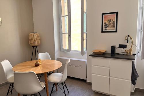 A cosy nest in the Suquet district near the sea