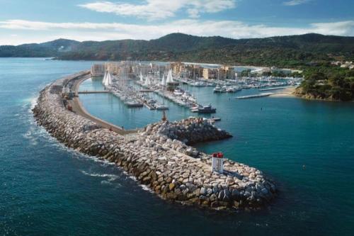 A deux pas de la plage de la Faviere - Parking privé