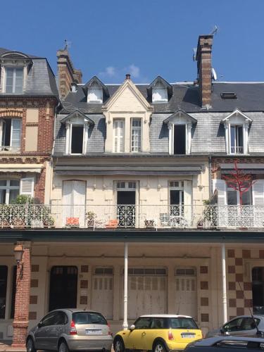 À deux pas du casino et de la plage Spacieux 2 pièces
