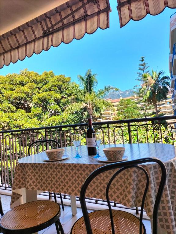 A due passi dal mare avenue carnot 25, 06500 Menton