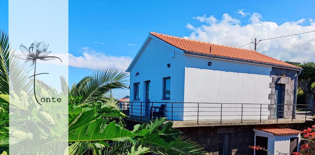 A Fonte 86 Estrada Regional 1, 9940-213 Santo António
