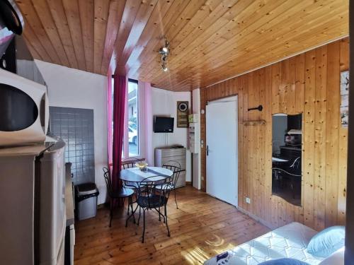 Appartement A la montagne T2, centre village Chemin Claude Marie Martin 73570 Brides-les-Bains Rhône-Alpes