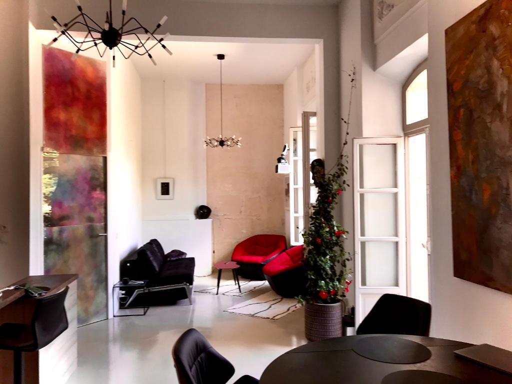 Appartement Appartement à la Roquette, dans l'Hotel de Divonne, classé. 6 Rue de la Roquette, 13200 Arles