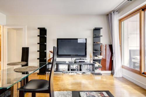 A luxury and cosy flat near Paris