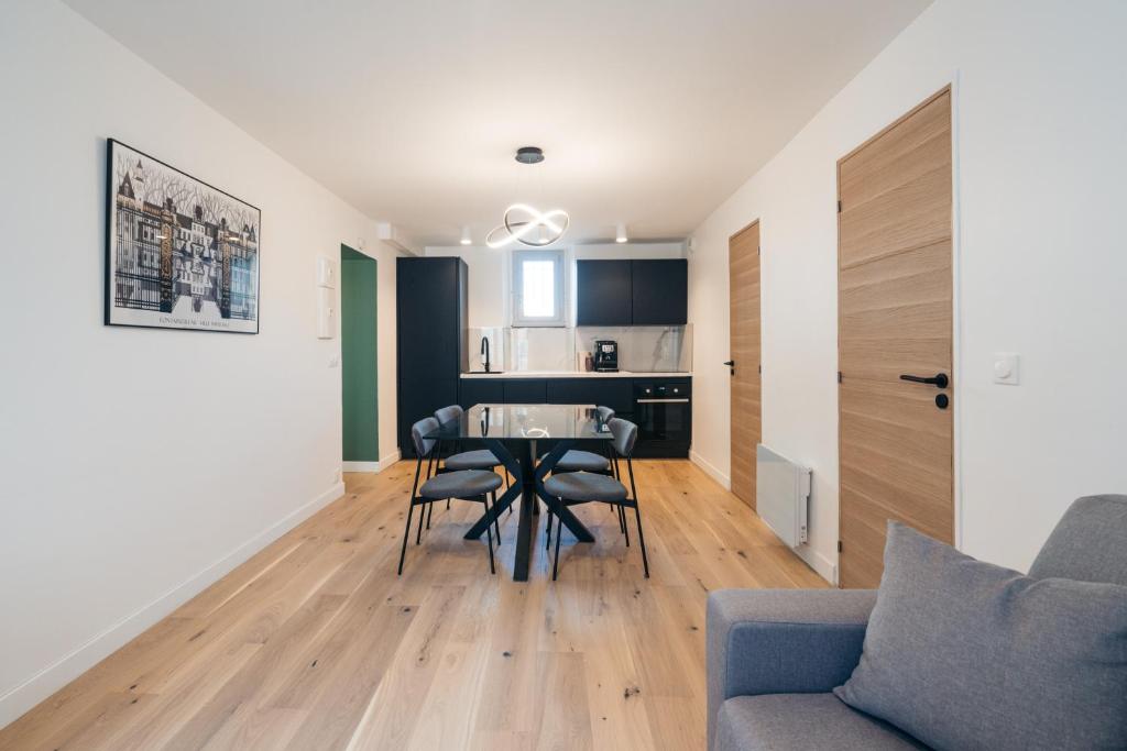 A modern flat in the center of Fontainebleau 24 Rue de Ferrare, 77300 Fontainebleau