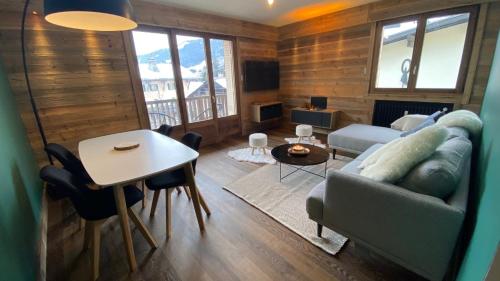 A place 2 be, Megève centre