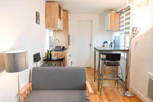A small love nest for 2 near the center of Paris