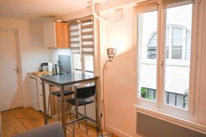 A small love nest for 2 near the center of Paris