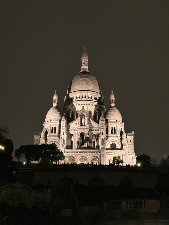 Appartement a studio in heart of Montmart sacré coeur 42 Rue des Trois Frères 75018 Paris