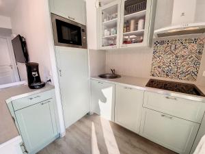 Appartement A303- Appartement 3 pieces 4 personnes- Le Crystal 1 AVENUE DE PASSAU 06800 Cagnes-sur-Mer Provence-Alpes-Côte d\'Azur