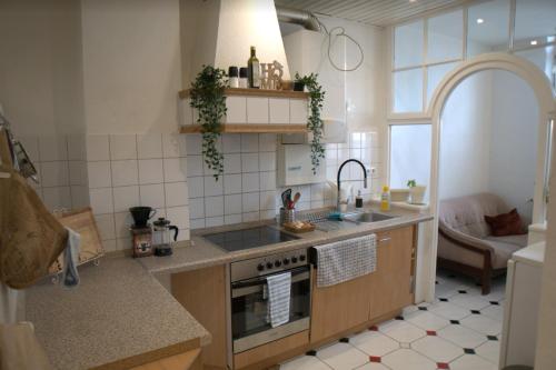 Abenteuerwohnung mit großem Esstisch und Terrasse
