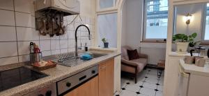Abenteuerwohnung mit großem Esstisch und Terrasse