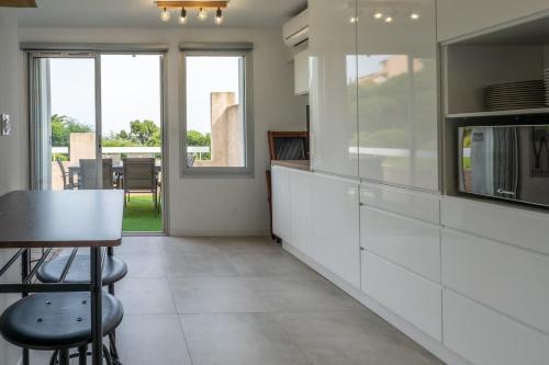 Ac Apartment With Sea View And Pool 5min Beach