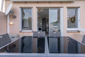 Ac Apartment With Sea View And Pool 5min Beach
