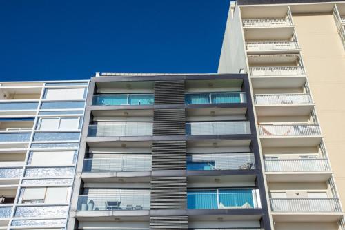Acqua House by Rent4All