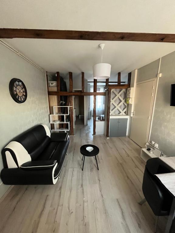 ACQUAMARINA RDJ 06270 Villeneuve-Loubet