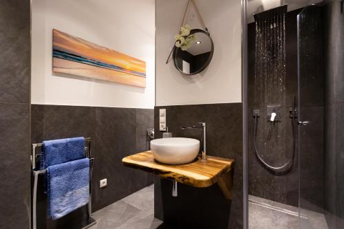 AD FONTES Suite - 80qm mit 3 Zi & Sauna & 2 Bädern am Chiemsee!