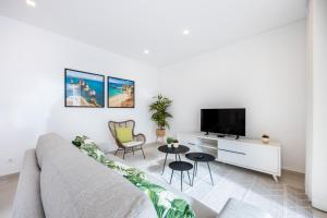 Adega Marina Apartments - Pool View