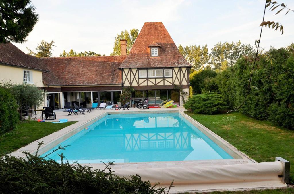 Adorable appartement avec piscine et SPA La Bouchardière, 49430 Durtal