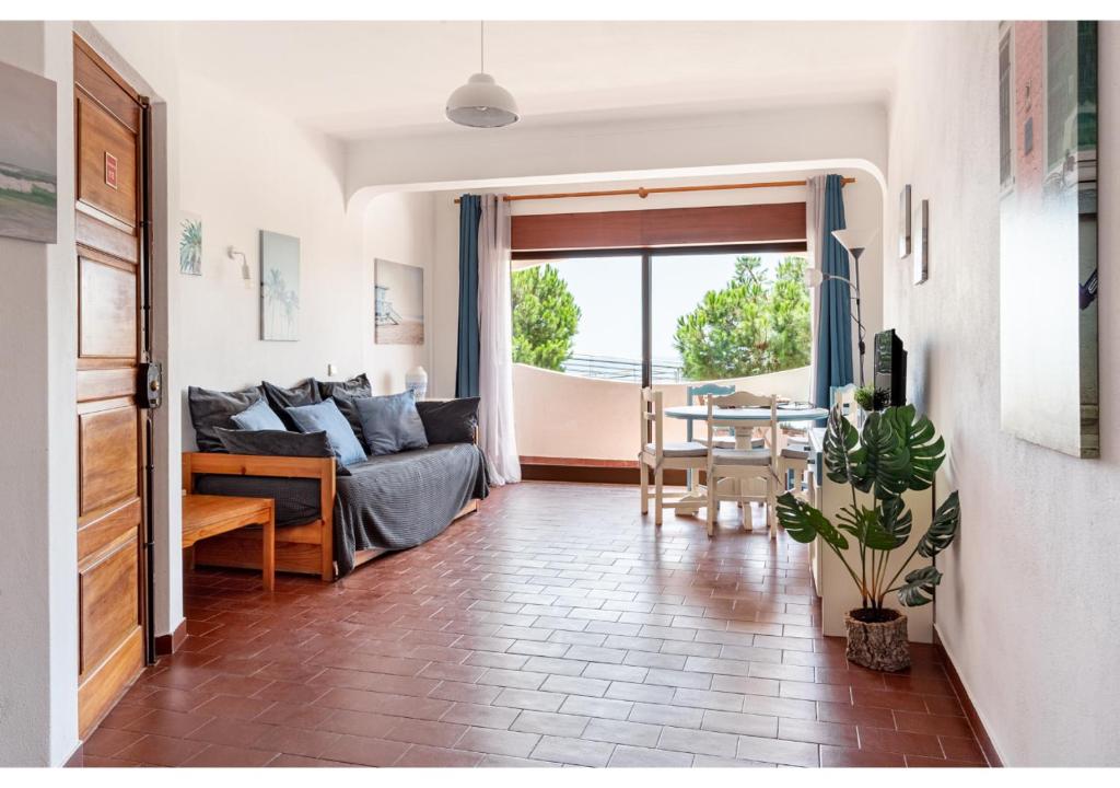 Adorable flat with balcony Rua Coronel Águas, edifício Baleeira Nascente, Albufeira