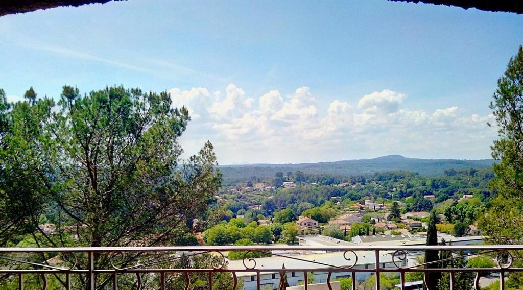 Appartement Adorable T1dans un endroit calme LES GAVOTTES DE LA CROUITE 83670 Barjols