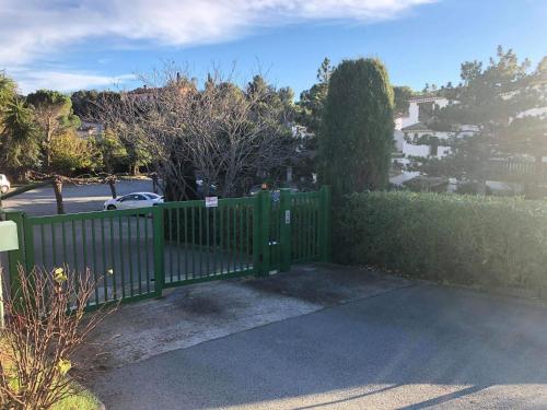 AGAY le pti bonheur 60m2 rez de jardin, en bord de mer