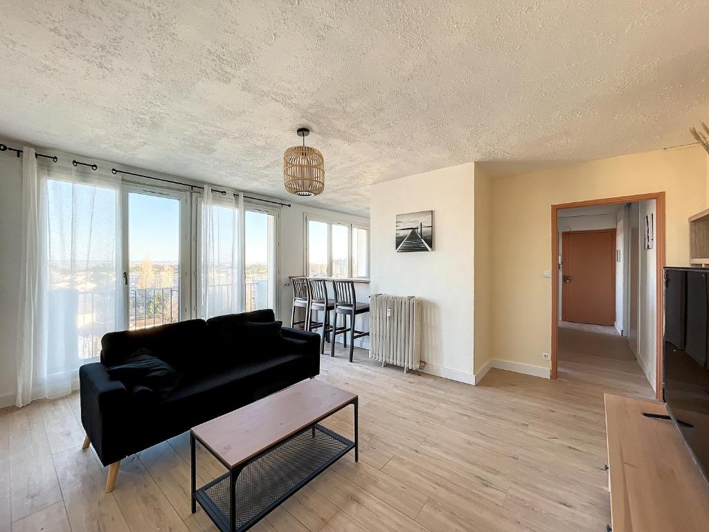 Agréable appartement 4 pièces, vue Mont Ventoux, proche remparts Route de Morières, 84000 Avignon