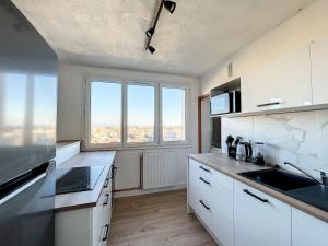 Agréable appartement 4 pièces, vue Mont Ventoux, proche remparts