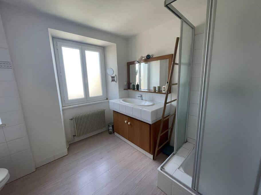 Agréable appartement en plein centre avec terrasse 11 Rue Villebois Mareuil, 29900 Concarneau