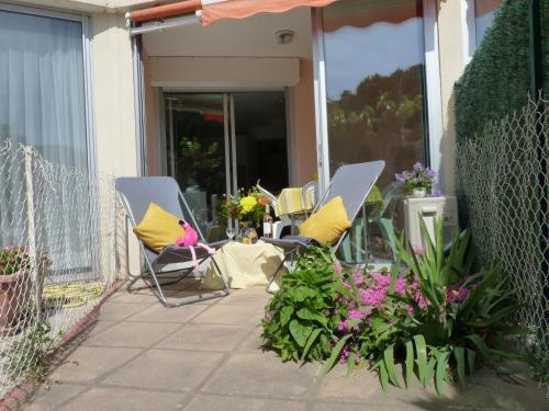 Agréable appartement en rez-de-jardin à deux pas des plages