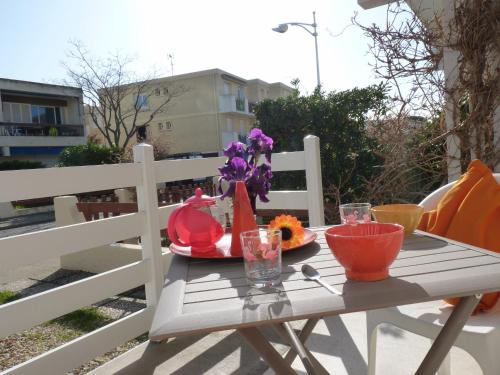 Agreable deux pieces en RDC avec terrasse