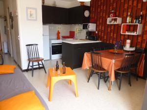 Agreable deux pieces en RDC avec terrasse