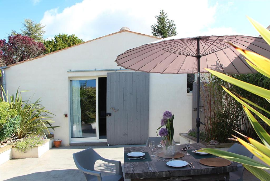 Agréable et moderne studio à Neuilly avec jardin