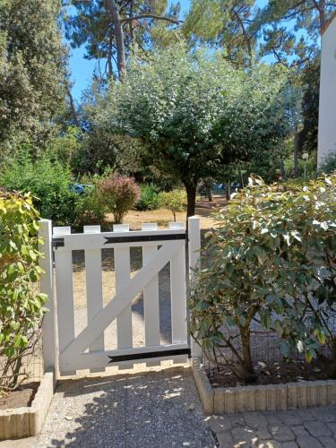 AGREABLE REZ DE JARDIN AVEC TERRASSE PROCHE PLAGE