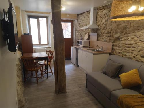 Agreable studio au cœur de Saint Antoine L'Abbaye