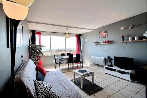 Agreable studio-cabine vue mer 4 personnes à 20 m de la plage