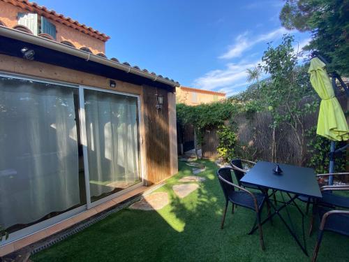 Agréable studio proche StTropez Piscine et Tennis