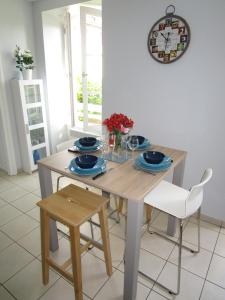 Appartement Agréable T2 à Bidart, centre bourg & plages à pied 378 avenue Atherbea Bi Ahizpak appart 13 64210 Bidart Aquitaine