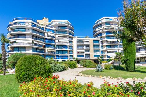 Agreable T2 dans residence avec piscine