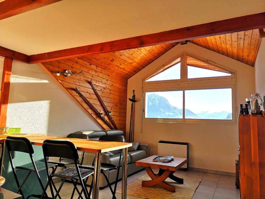 Agréable T3 mezzanine jusqu'à 5 personnes 45 Avenue Adrien Daurelle, 05100 Briançon