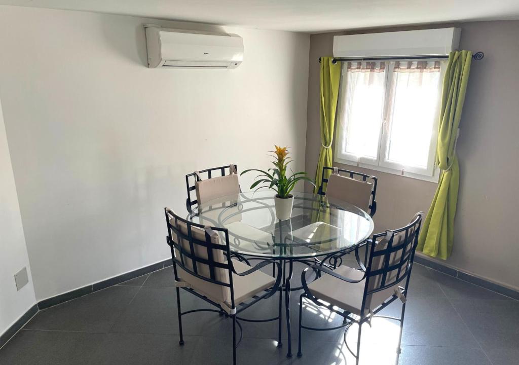 Appartement Agréable T3 pour 4 Personnes avec Parking - Les Mées Zone d'aménagement concerté la Taura 04190 Les Mées