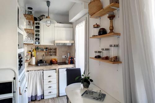 AHC - Carnot - Beau studio 7min Palais