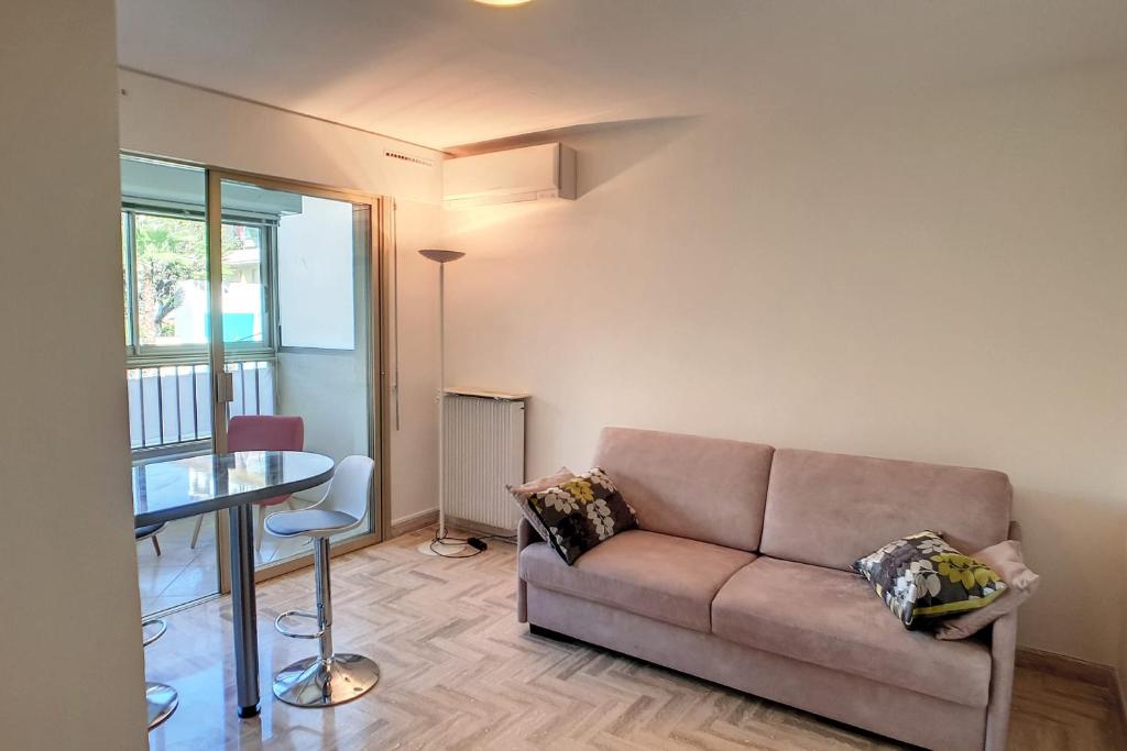 Appartement AHC - Latour - Studio à 150m du Martinez 14 rue latour maubour 06400 Cannes