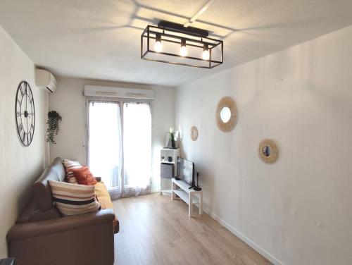 Air conditioned apartment 6min from St Charles