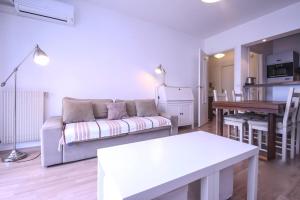 Air-conditioned apartment near the beaches with furnished balcony & parking