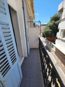 Air-conditioned apartment with bedroom and balcony