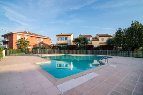Air conditioned furnished apartment with terrace swimming pool & parking