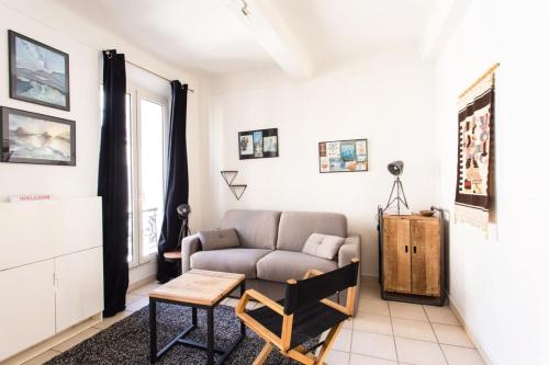 Air-conditioned furnished studio near the beaches and all amenities
