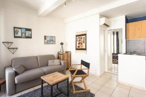 Air-conditioned furnished studio near the beaches and all amenities